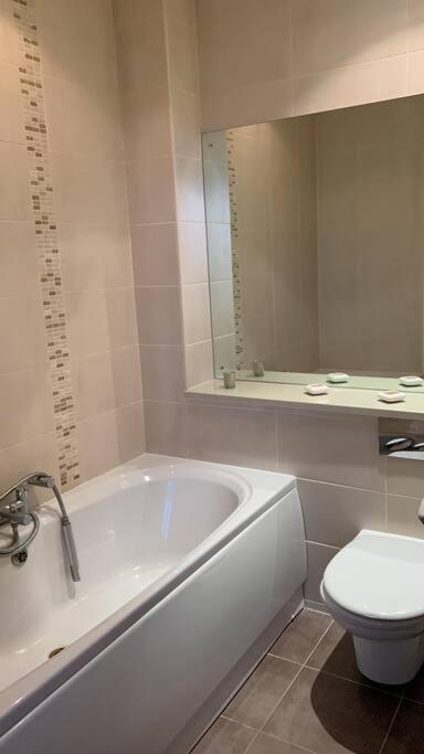 3 Bedroom Penthouse Apartment In Larne Luaran gambar